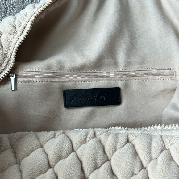Free People Movement Pucker Up Fleece Carryall Quilted Tote Travel Gum Bag NWT - Picture 10 of 10